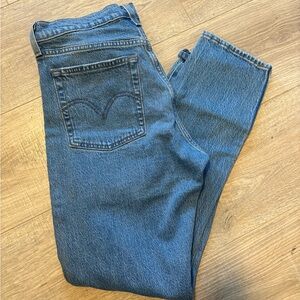 Classic Blue Women’s Levi’s Wedgie Jeans - Timeless Straight Fit size 28